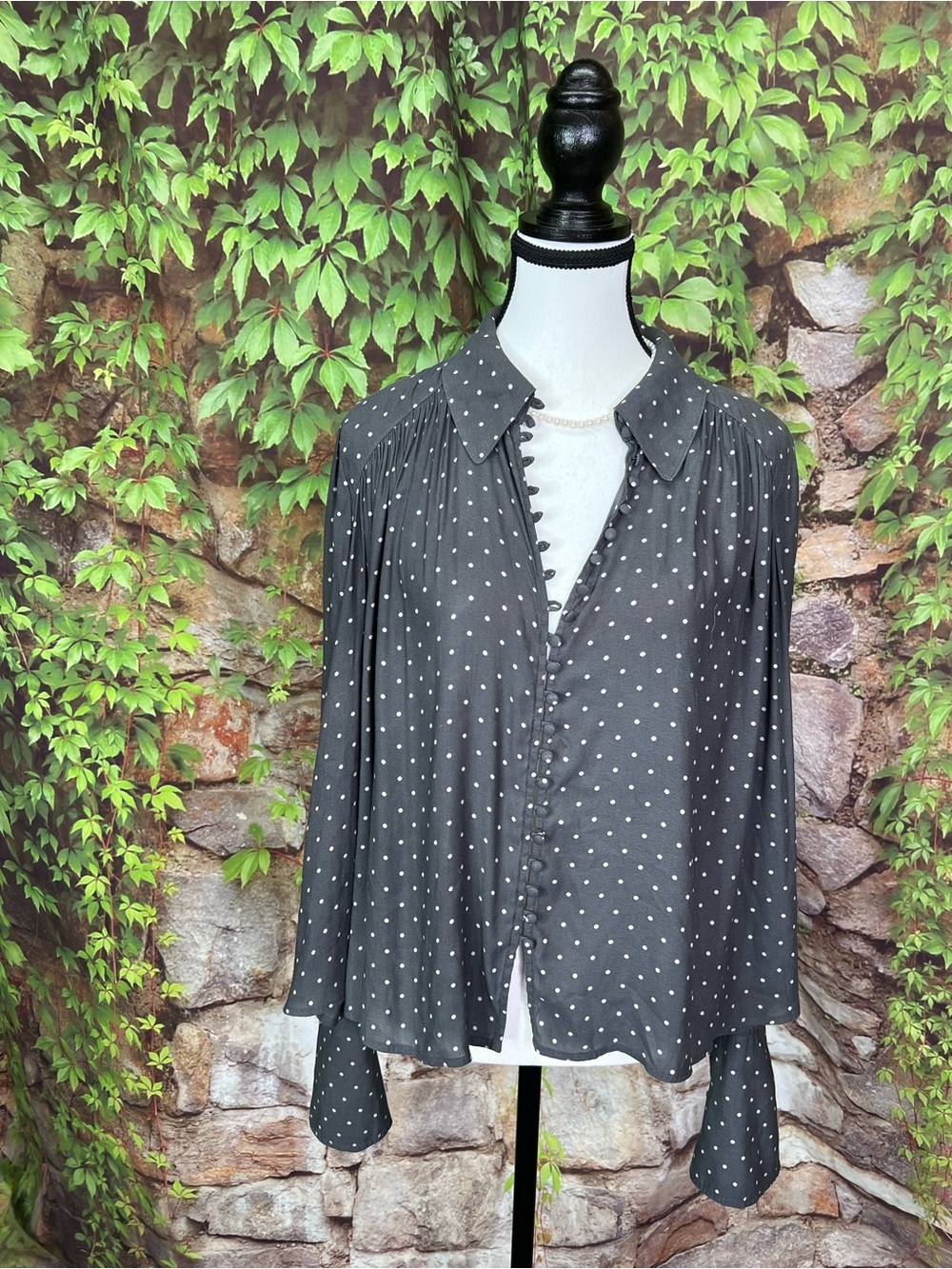 FREE PEOPLE Hi/Lo Gray Dotted Button Front Boho Workwear Swing Blouse, S - Picture 2 of 16